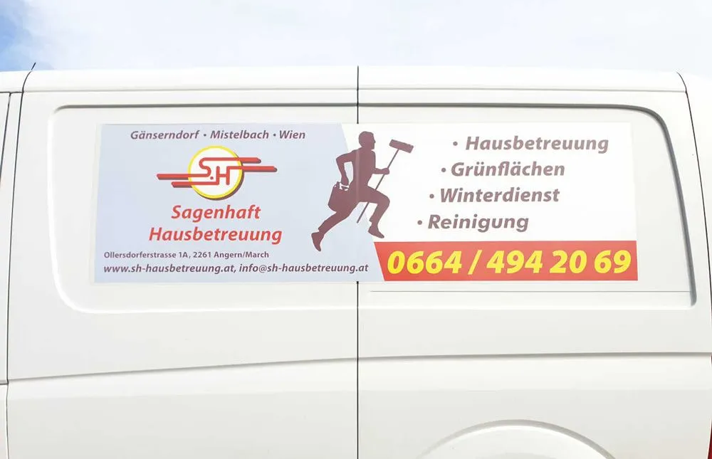 Firmenauto von SH Hausbetreuung mit Beschriftung